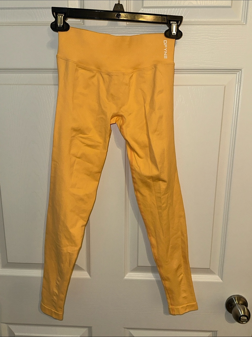 High-Rise peachy Leggings by Defyne